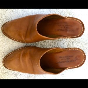 Donald J. Pliner made in Italy. clog heels all leather. New soles. Gently used